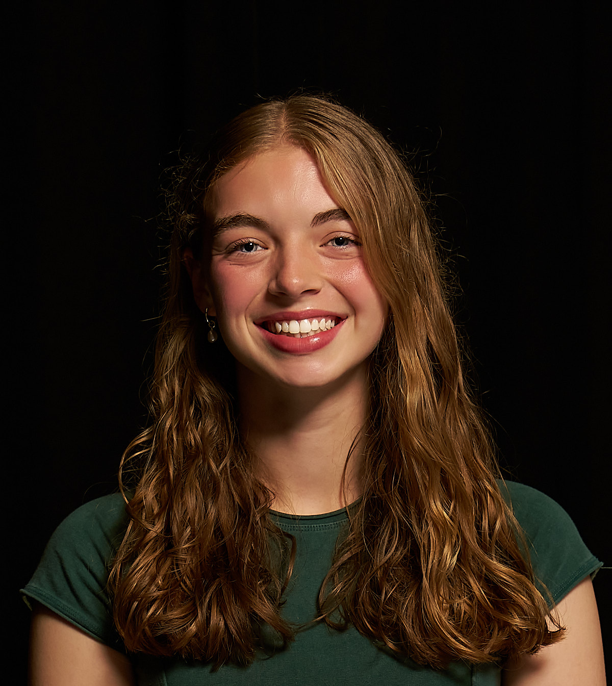 Elina Headshot2